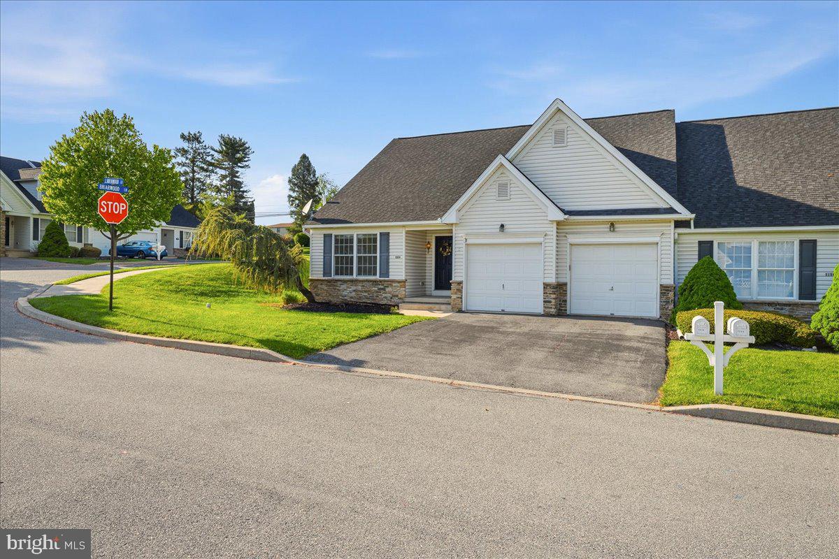 BRIARWOOD STEEPLECHA - Residential