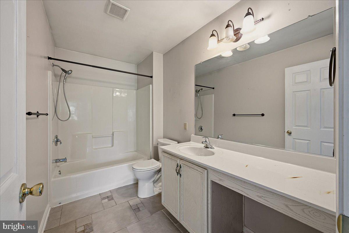 BRIARWOOD STEEPLECHA - Residential