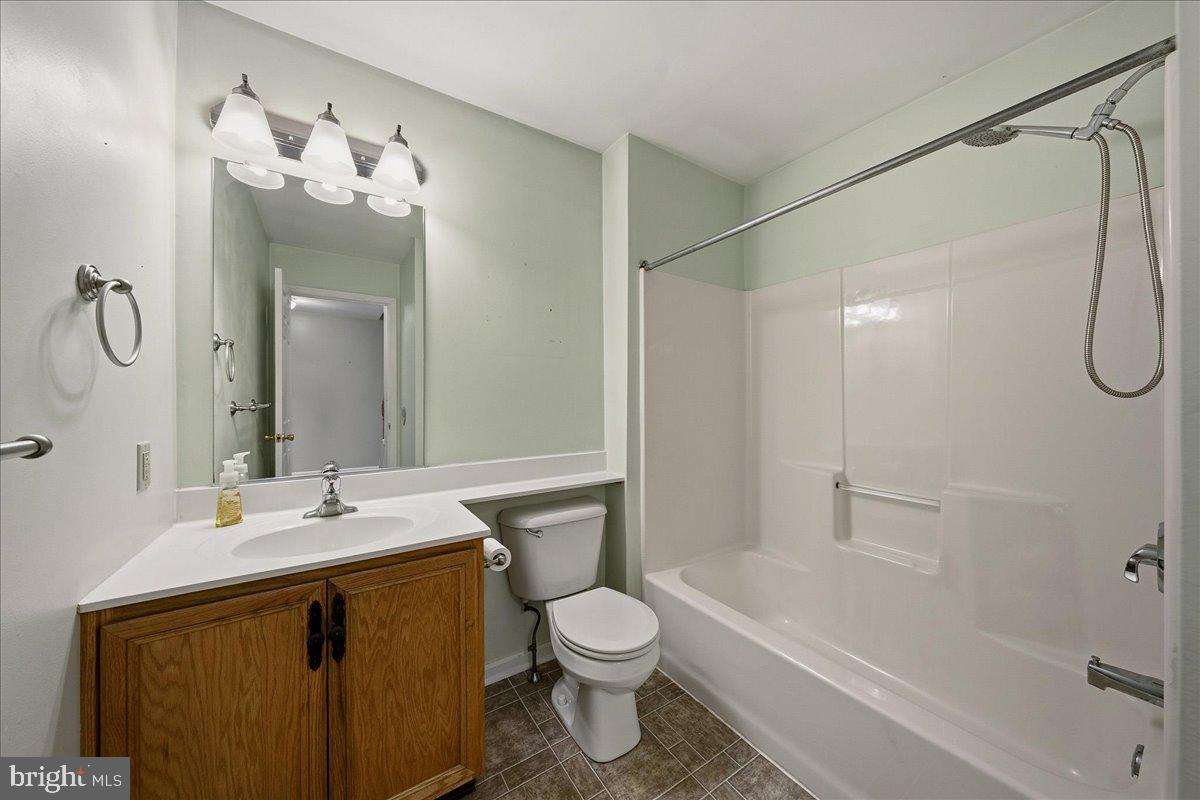 BRIARWOOD STEEPLECHA - Residential