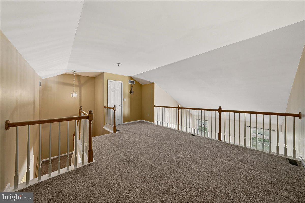BRIARWOOD STEEPLECHA - Residential