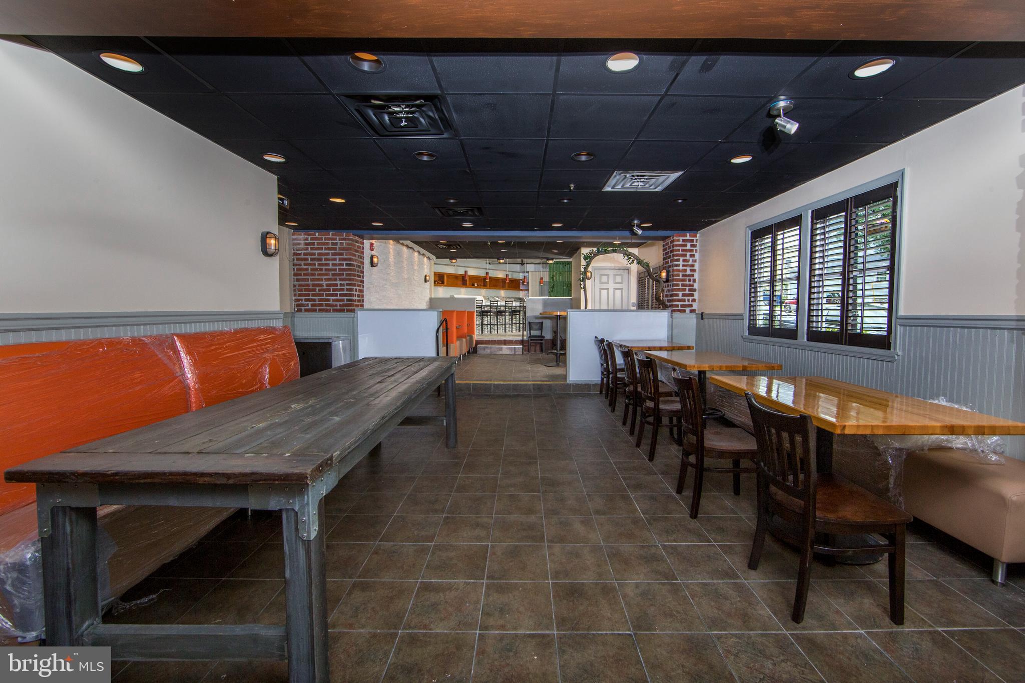 ROSLYN - Commercial Sale