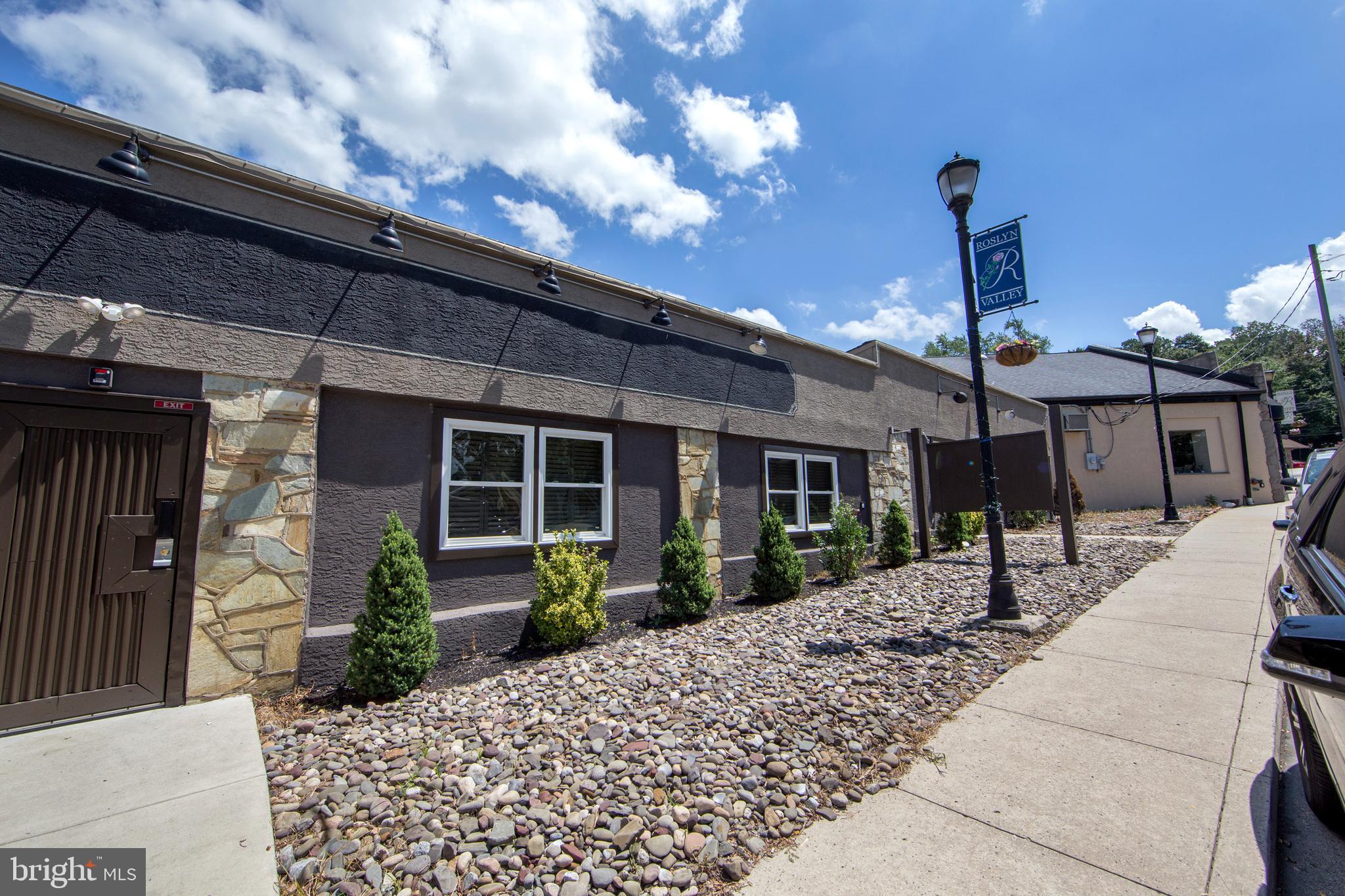 ROSLYN - Commercial Sale