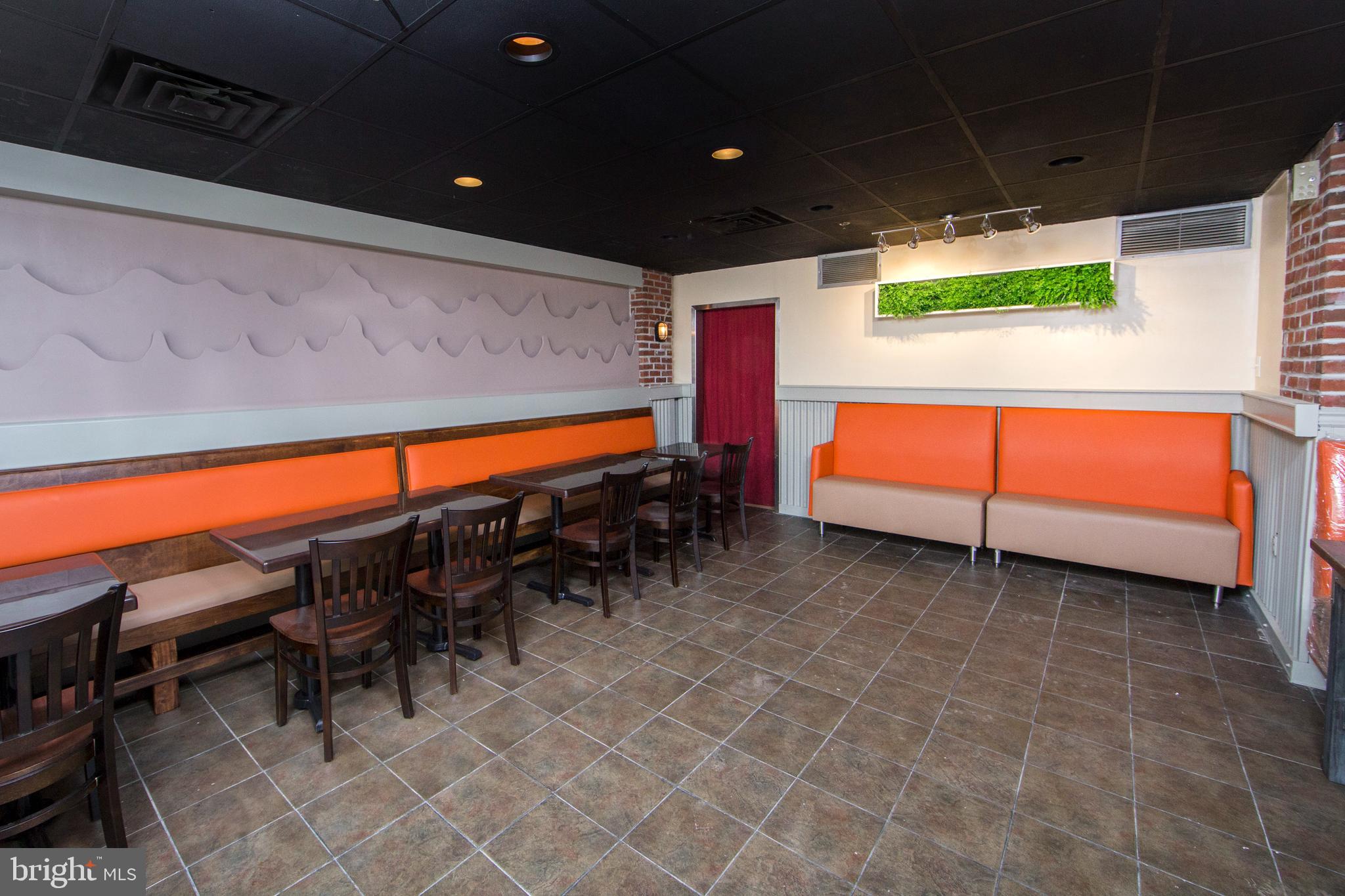 ROSLYN - Commercial Sale