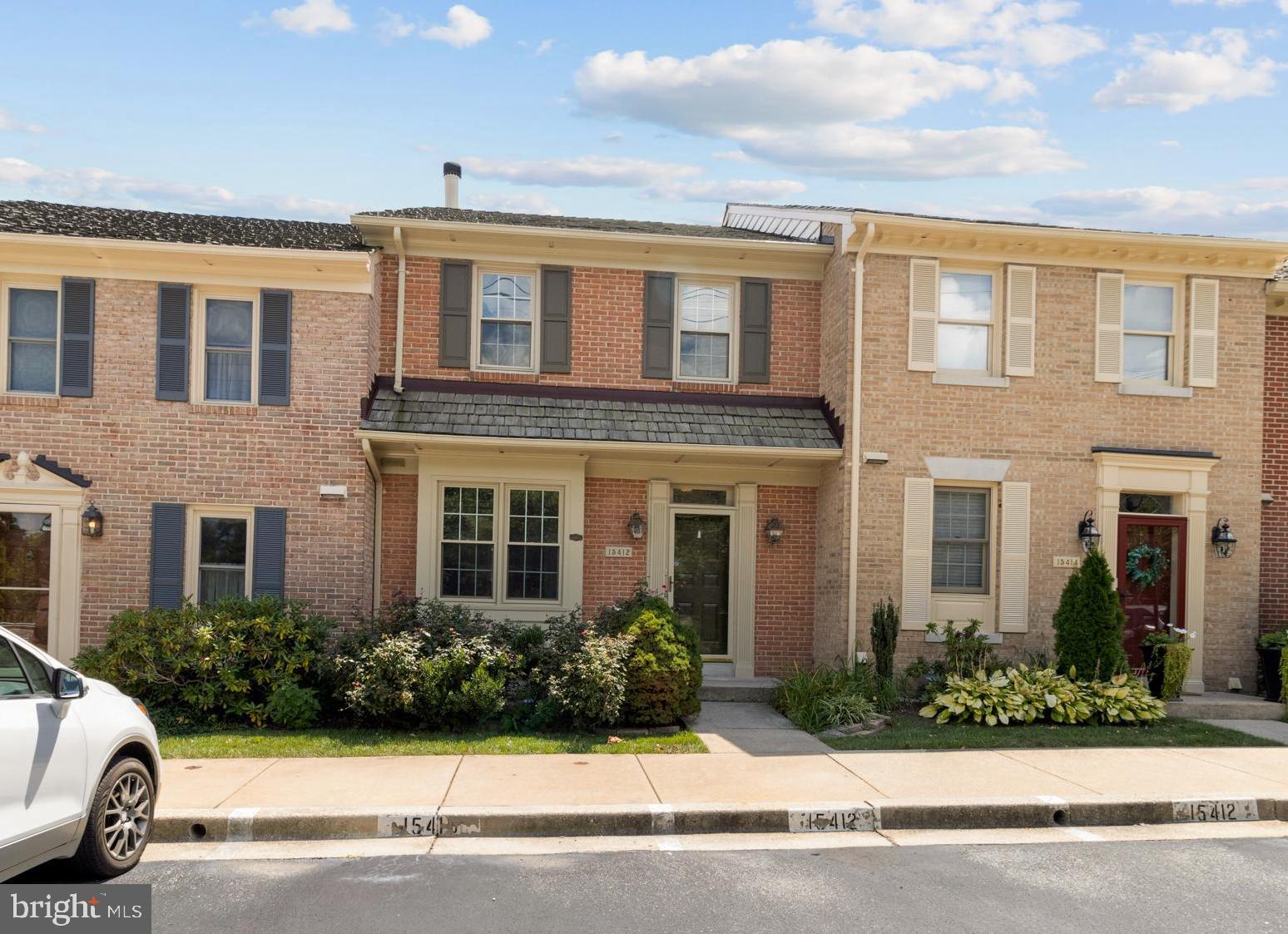 MANOR VILLAGE - Residential