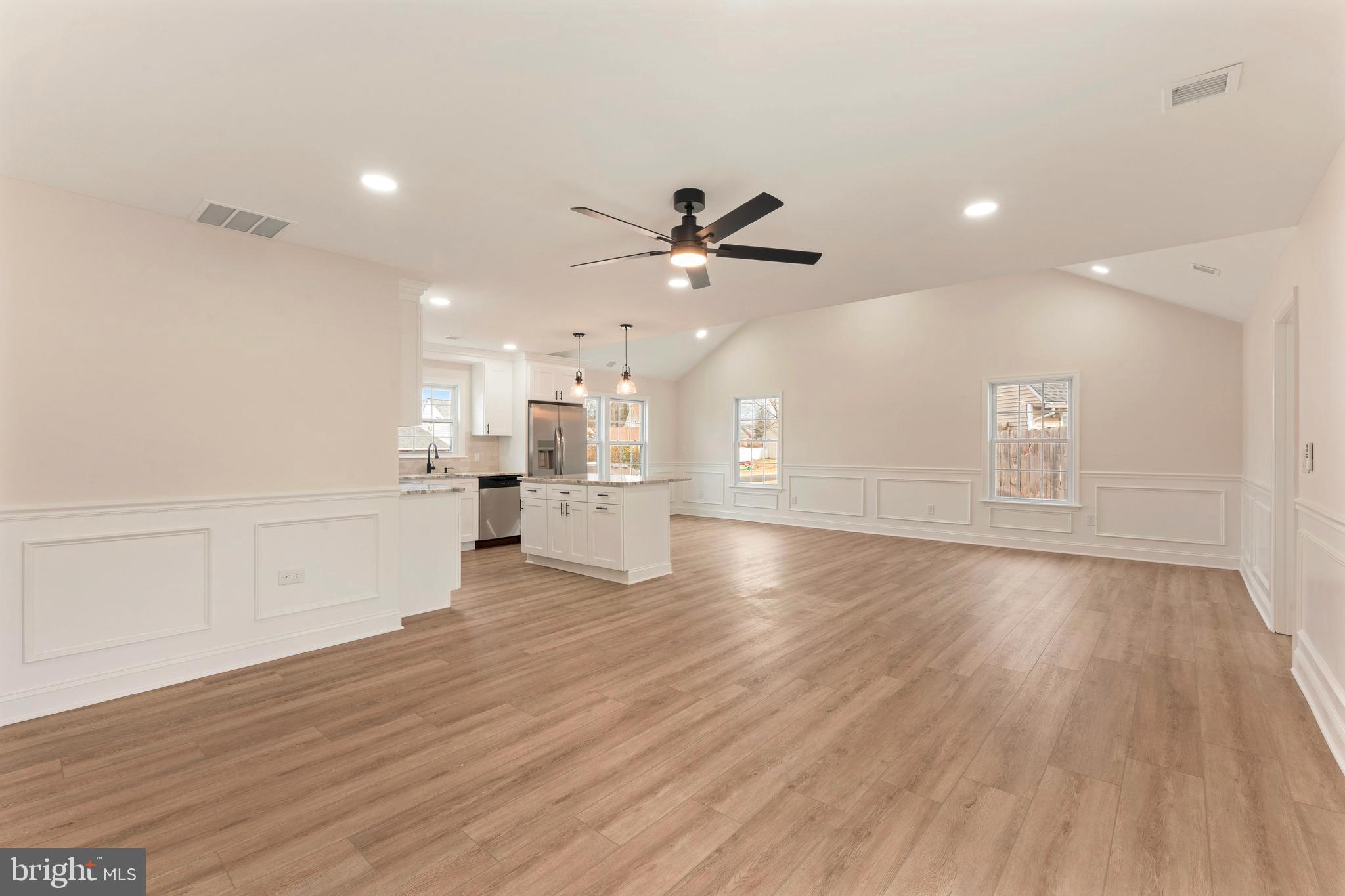 INDIAN CREEK - Residential