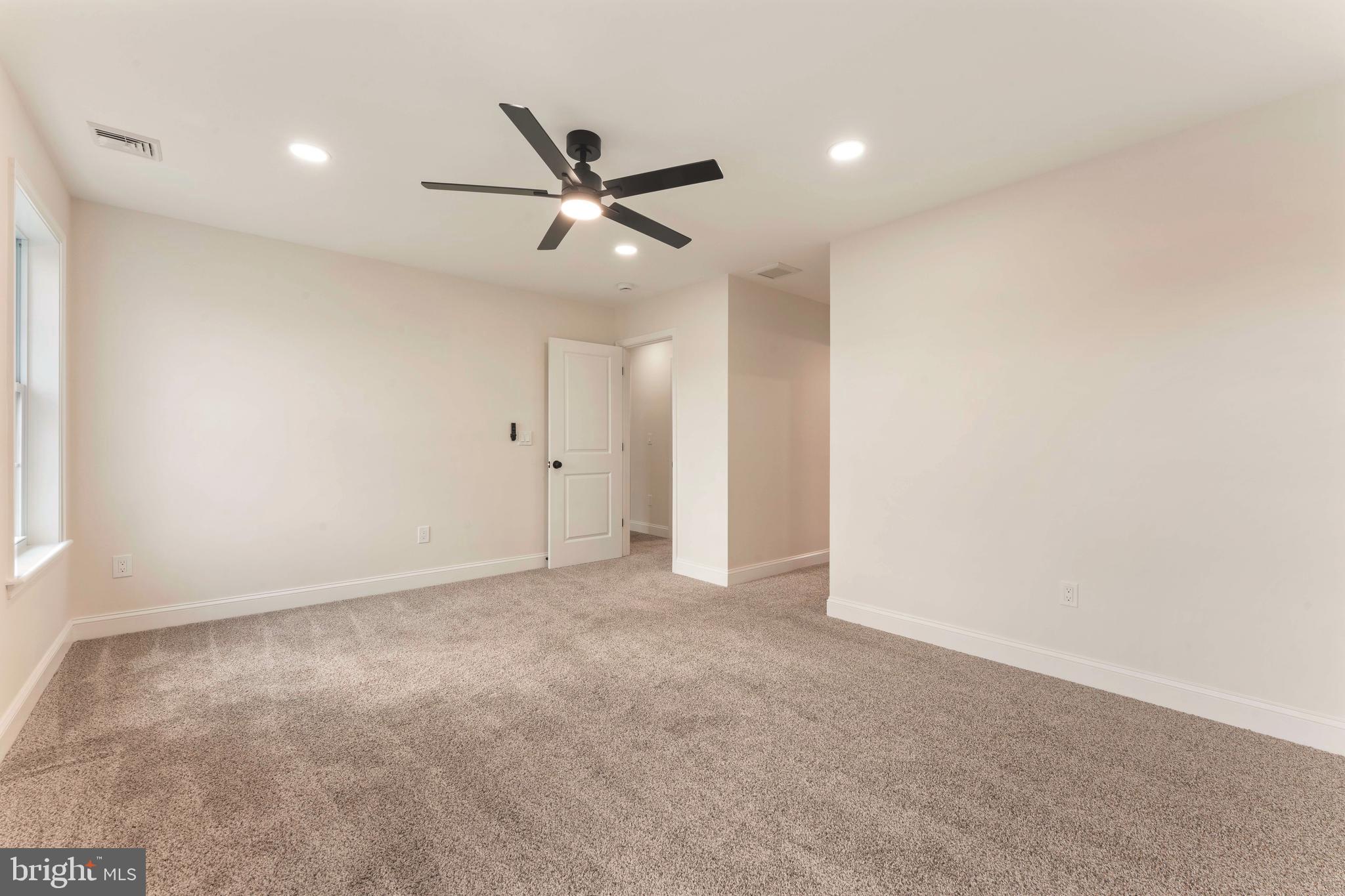 INDIAN CREEK - Residential