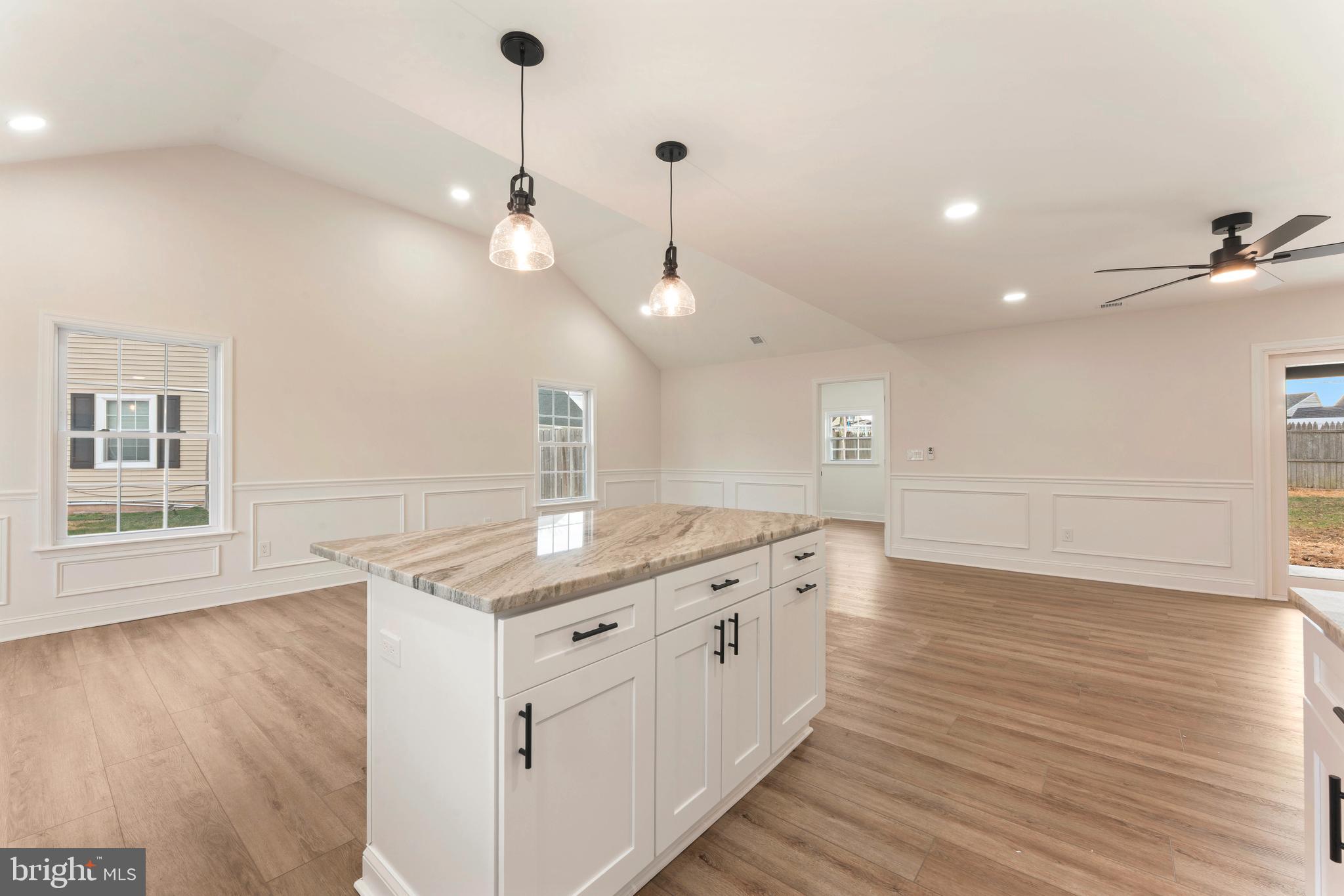 INDIAN CREEK - Residential