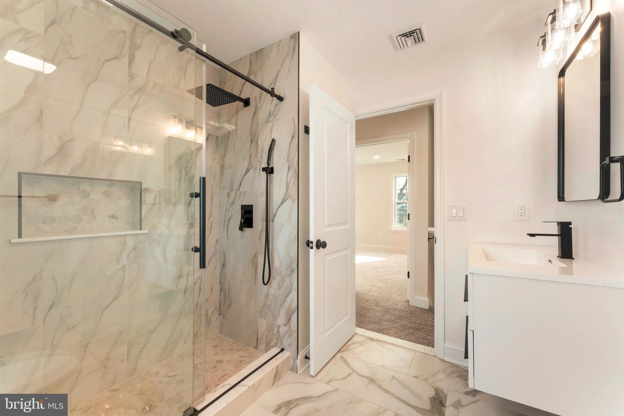 INDIAN CREEK - Residential