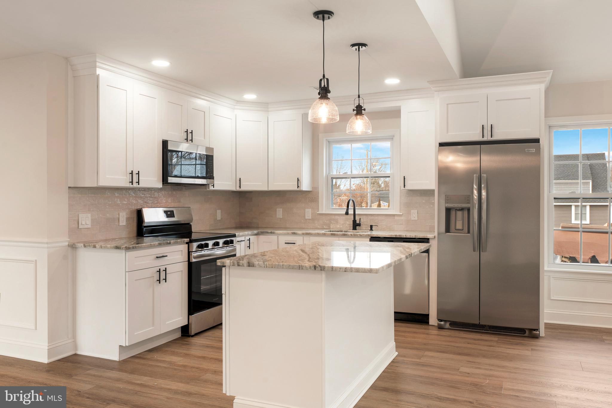 INDIAN CREEK - Residential