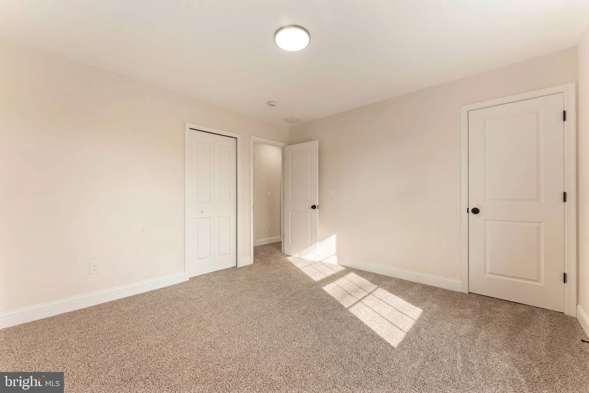 INDIAN CREEK - Residential