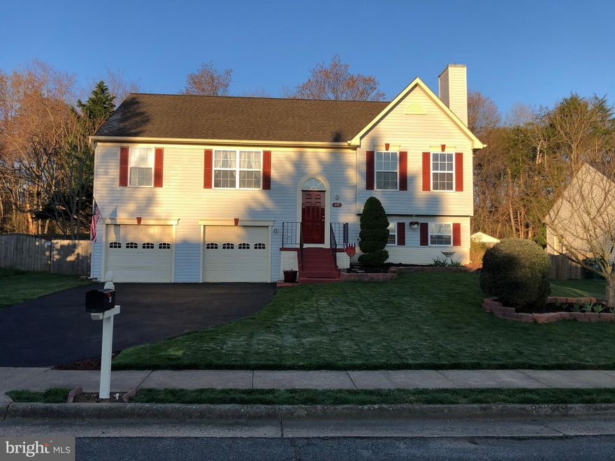 NO SIGN ON PROPERTY Amazing 4BD, 3BA split level home located in Fredericksburg! Loads of updates, which include, hardwood laminate flooring in dining room, garbage disposal, newer roof w/shingles (2015), light fixtures and fans! Master bath updated with tile and corian! Loads of space for all your needs! Workshop w/utility sink, shed for storage,  gorgeous rear deck for entertaining guests and relaxation! Don't miss out! What the seller loves about this home  Location, convenience, condition, virtually no traffic on a cul-de-sac, close to everything, super energy efficient, the quiet gorgeous deck to sit on our back, the woods out back.