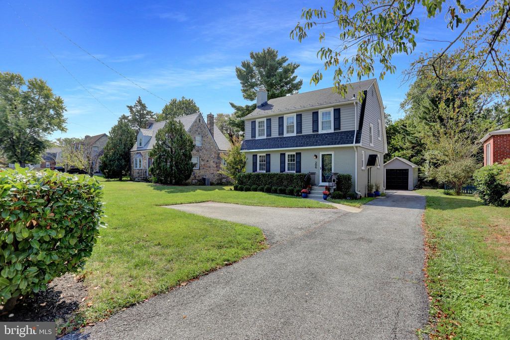 Photo of 206 S Rolling Road, CATONSVILLE, MD 21228 (MLS # MDBC2138924)