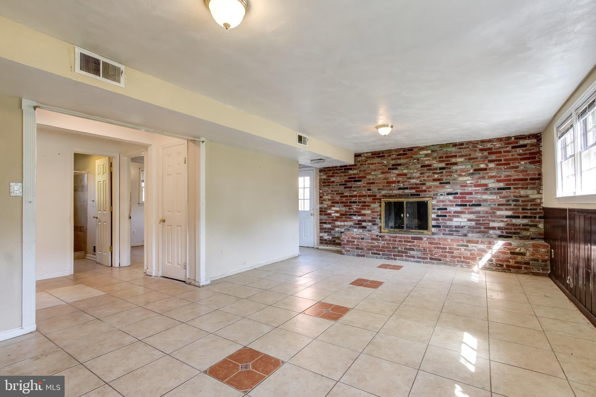 CONGRESSIONAL ACRES - Residential