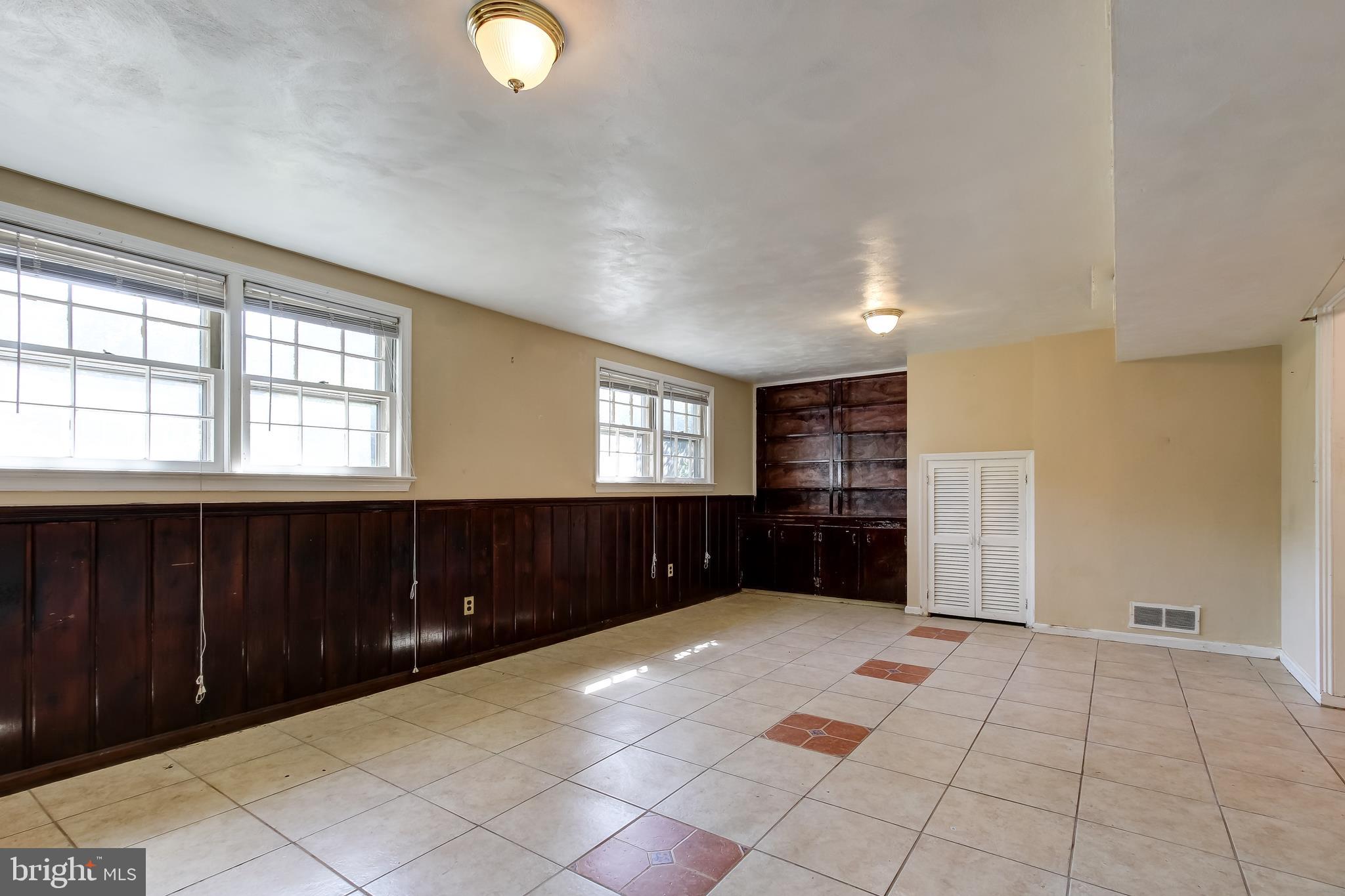 CONGRESSIONAL ACRES - Residential