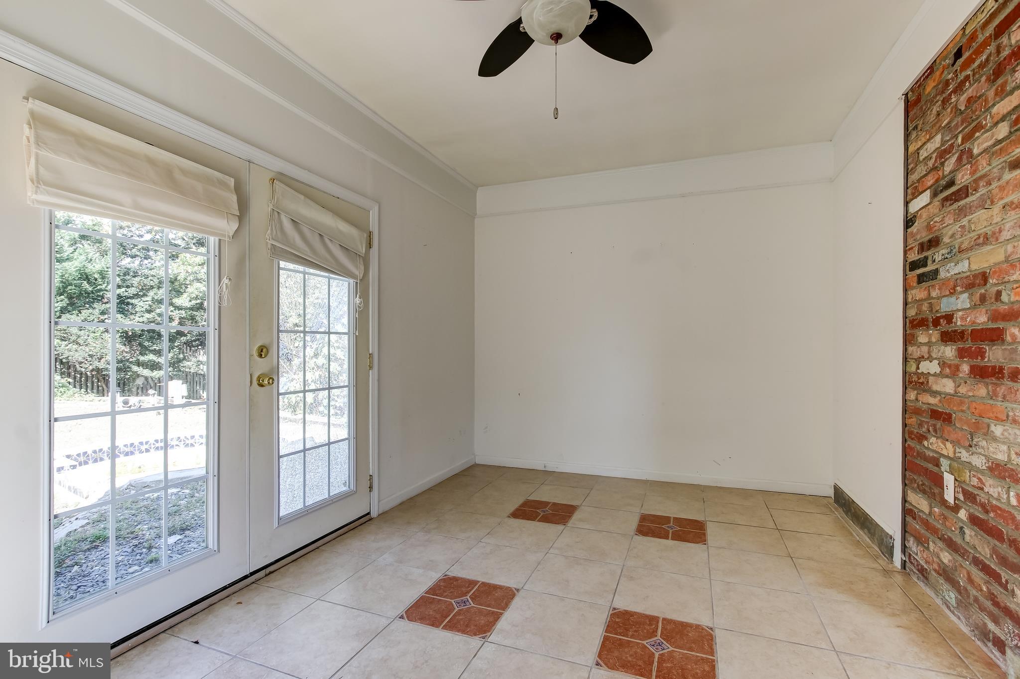 CONGRESSIONAL ACRES - Residential