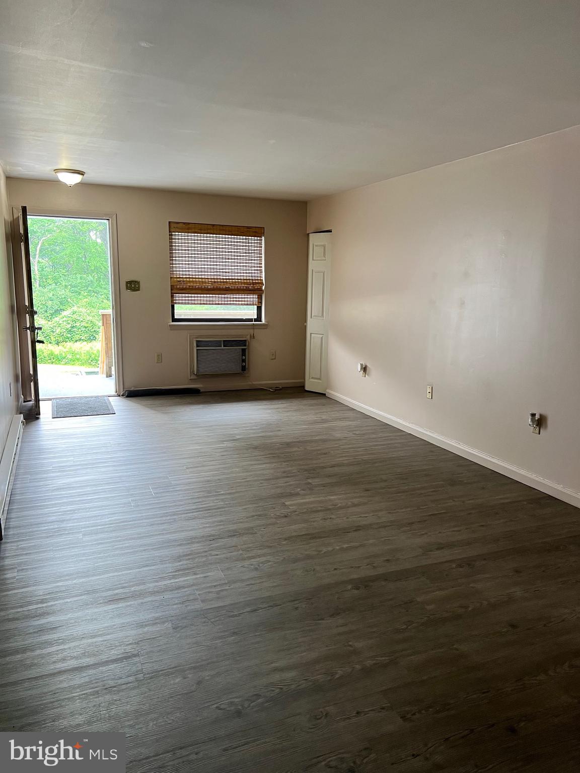 HIDDEN VALLEY - Residential Lease