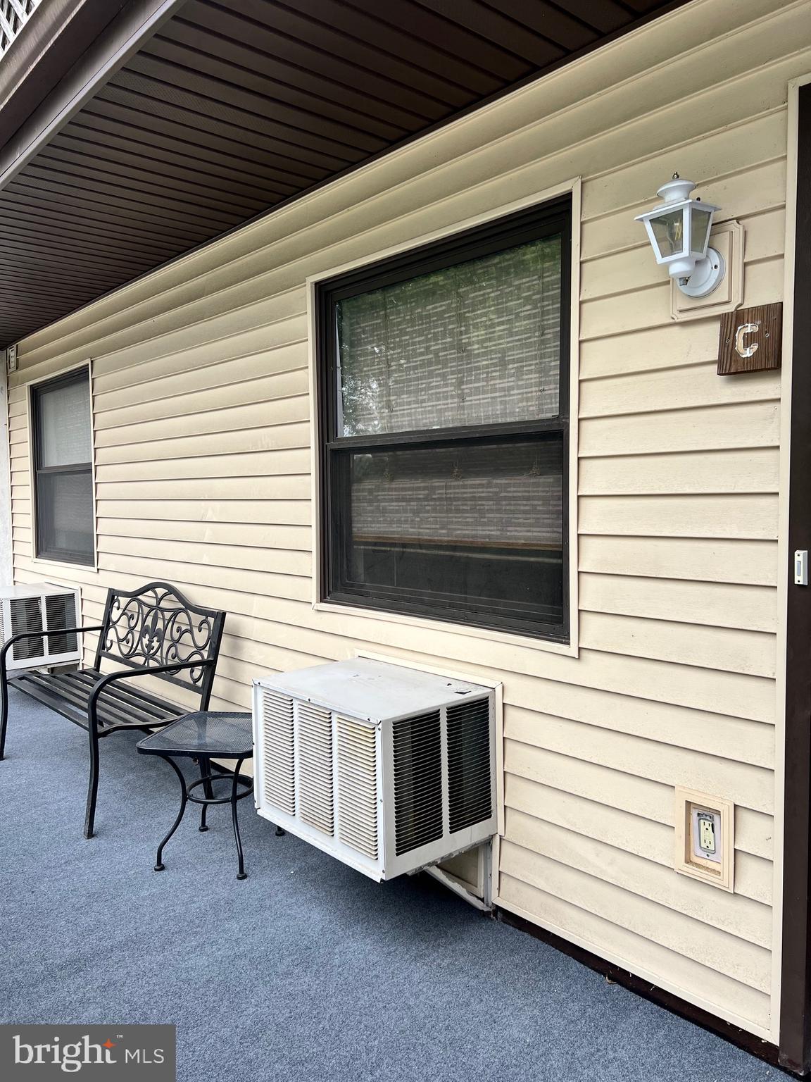 HIDDEN VALLEY - Residential Lease