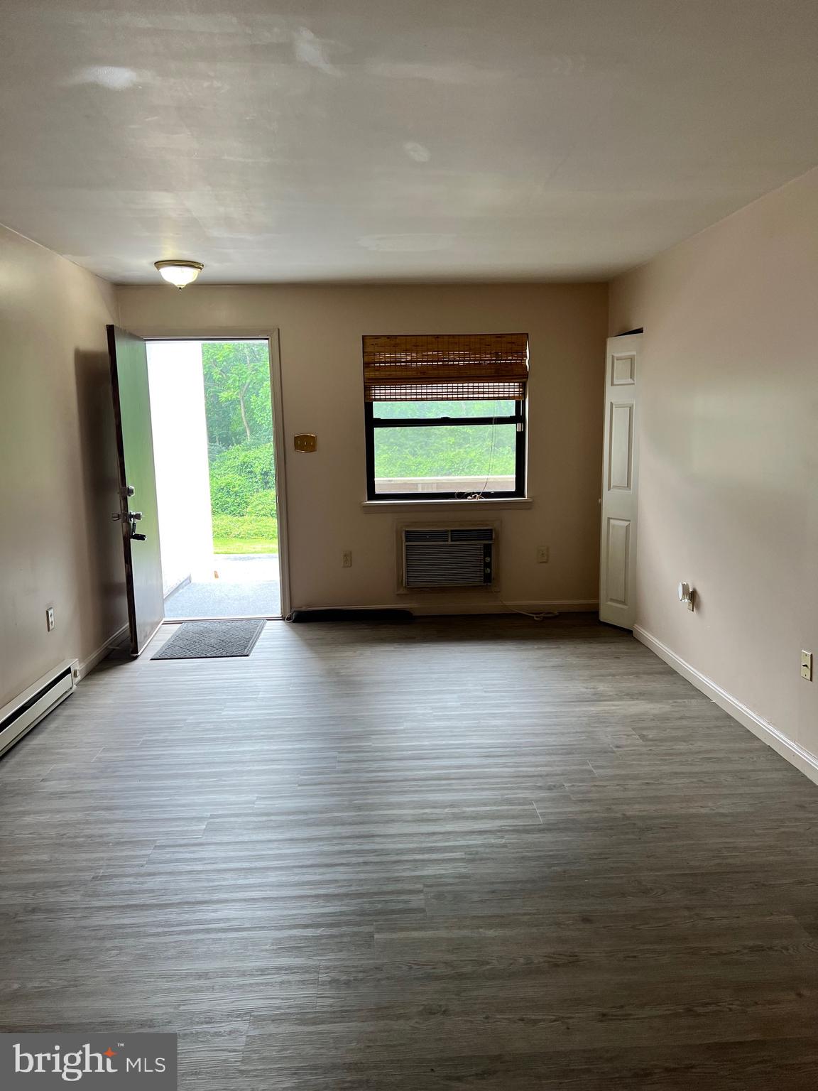 HIDDEN VALLEY - Residential Lease