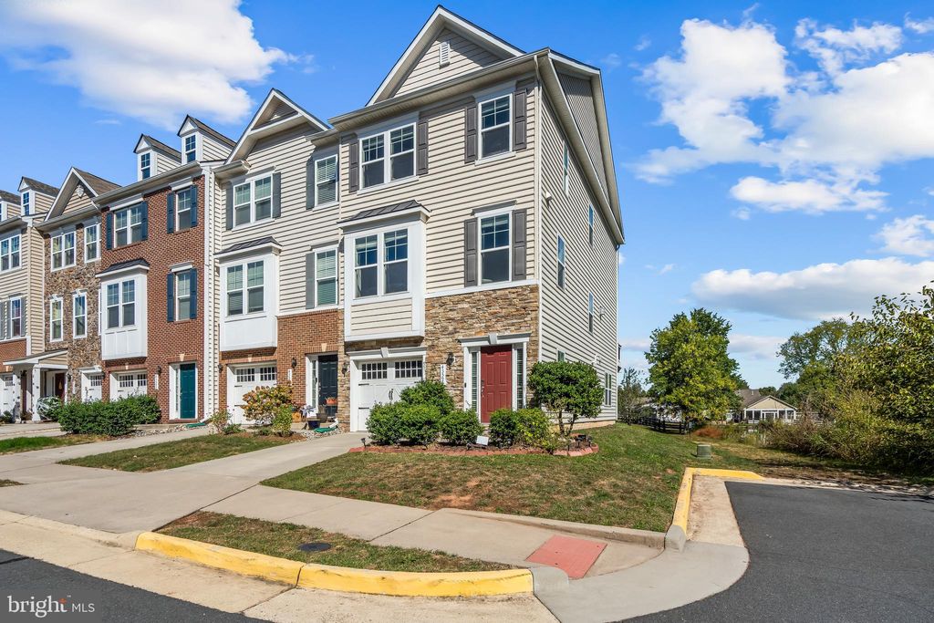 Photo of 43596 Mirror Terrace, ASHBURN, VA 20147 (MLS # VALO2108332)