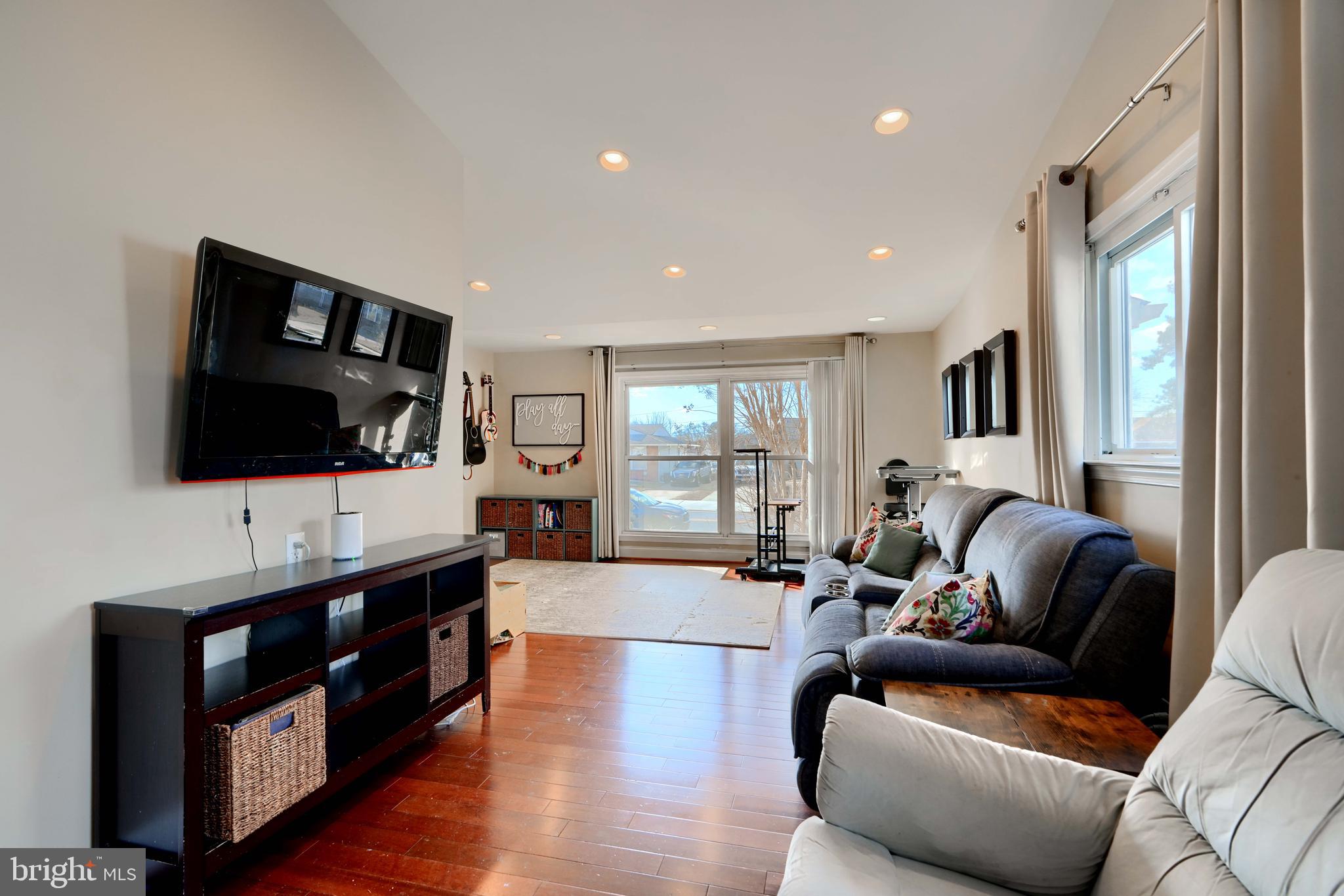 LAYDON PARK - Residential