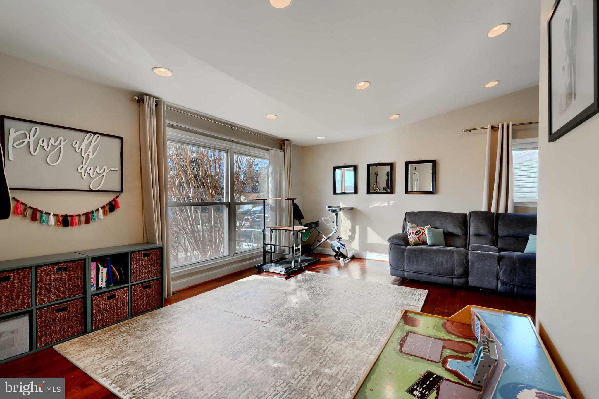 LAYDON PARK - Residential