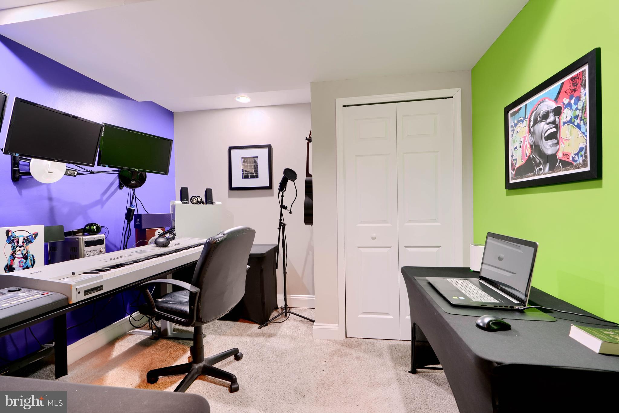 LAYDON PARK - Residential