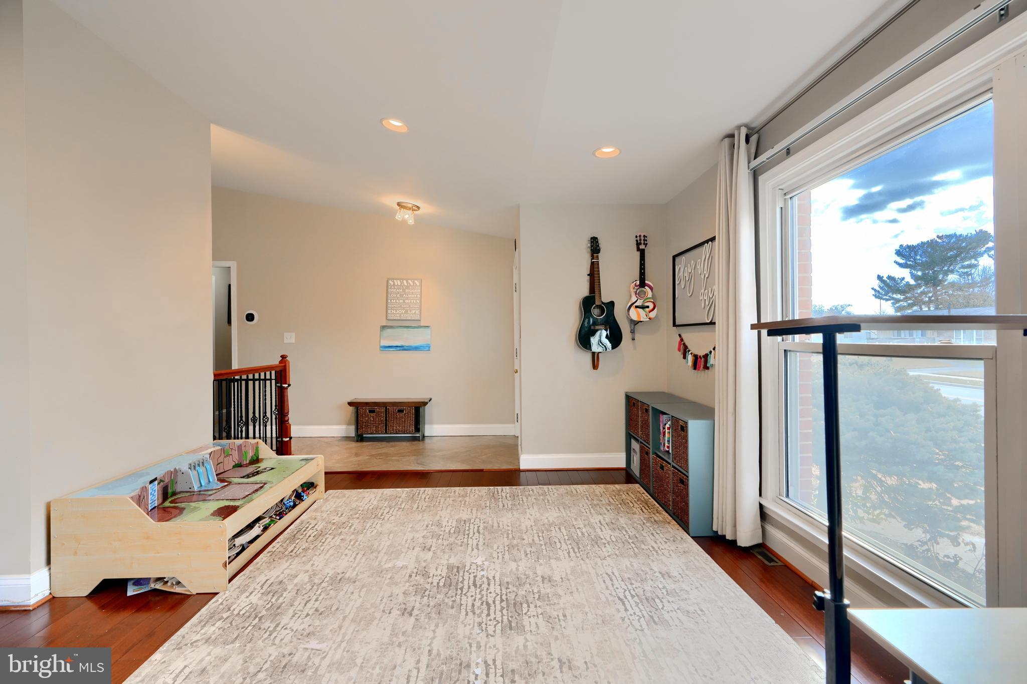 LAYDON PARK - Residential