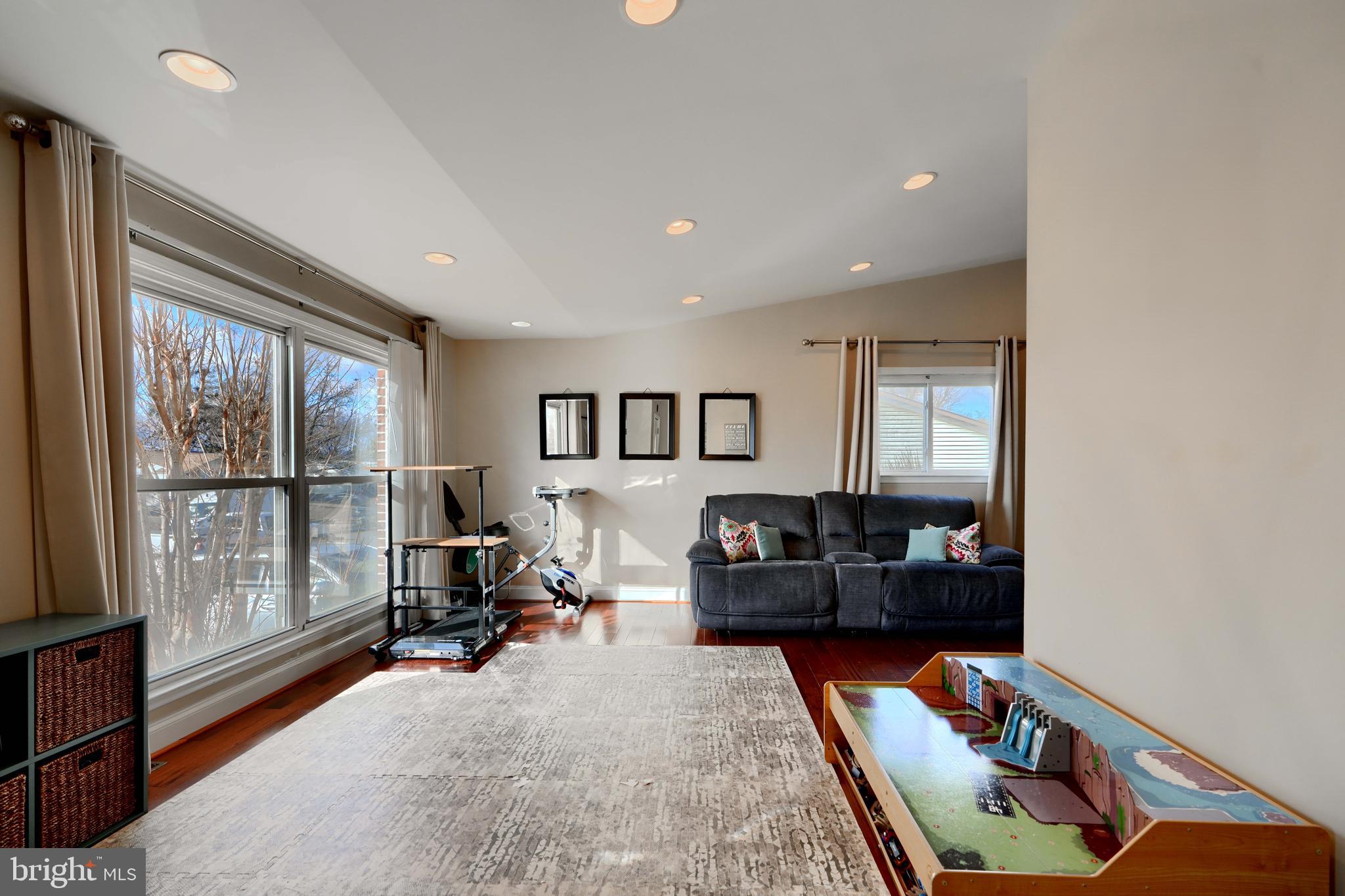 LAYDON PARK - Residential