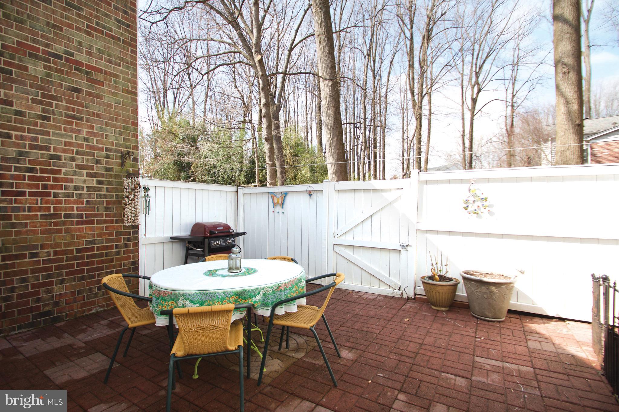 REGENT SQUARE - Residential Lease