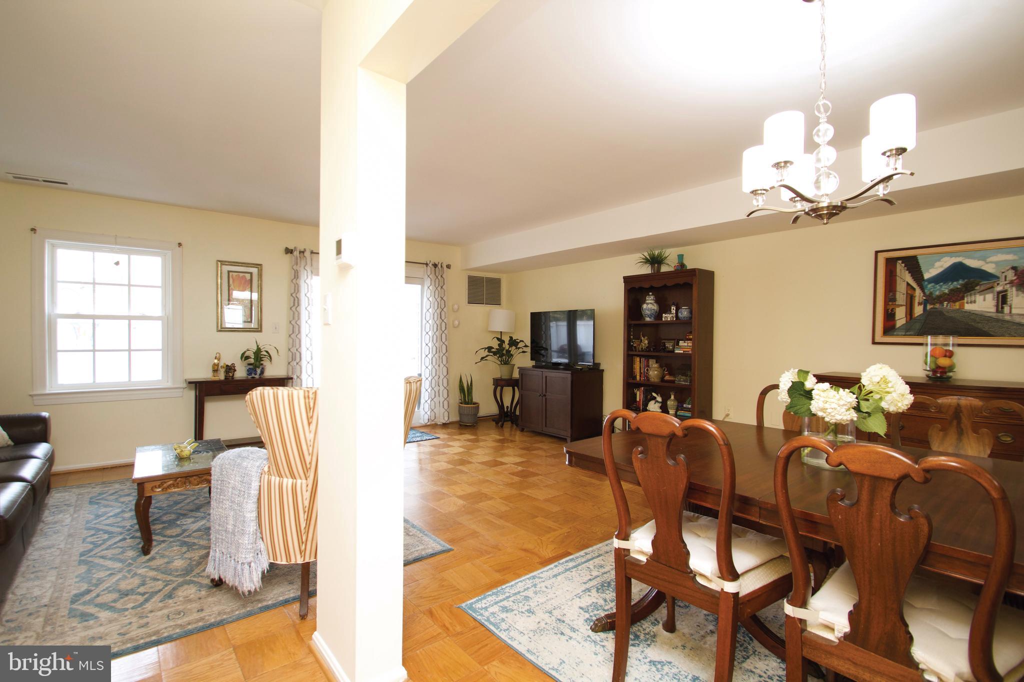 REGENT SQUARE - Residential Lease