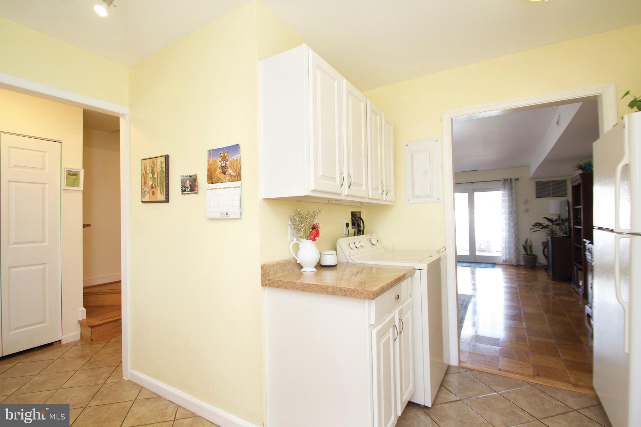 REGENT SQUARE - Residential Lease