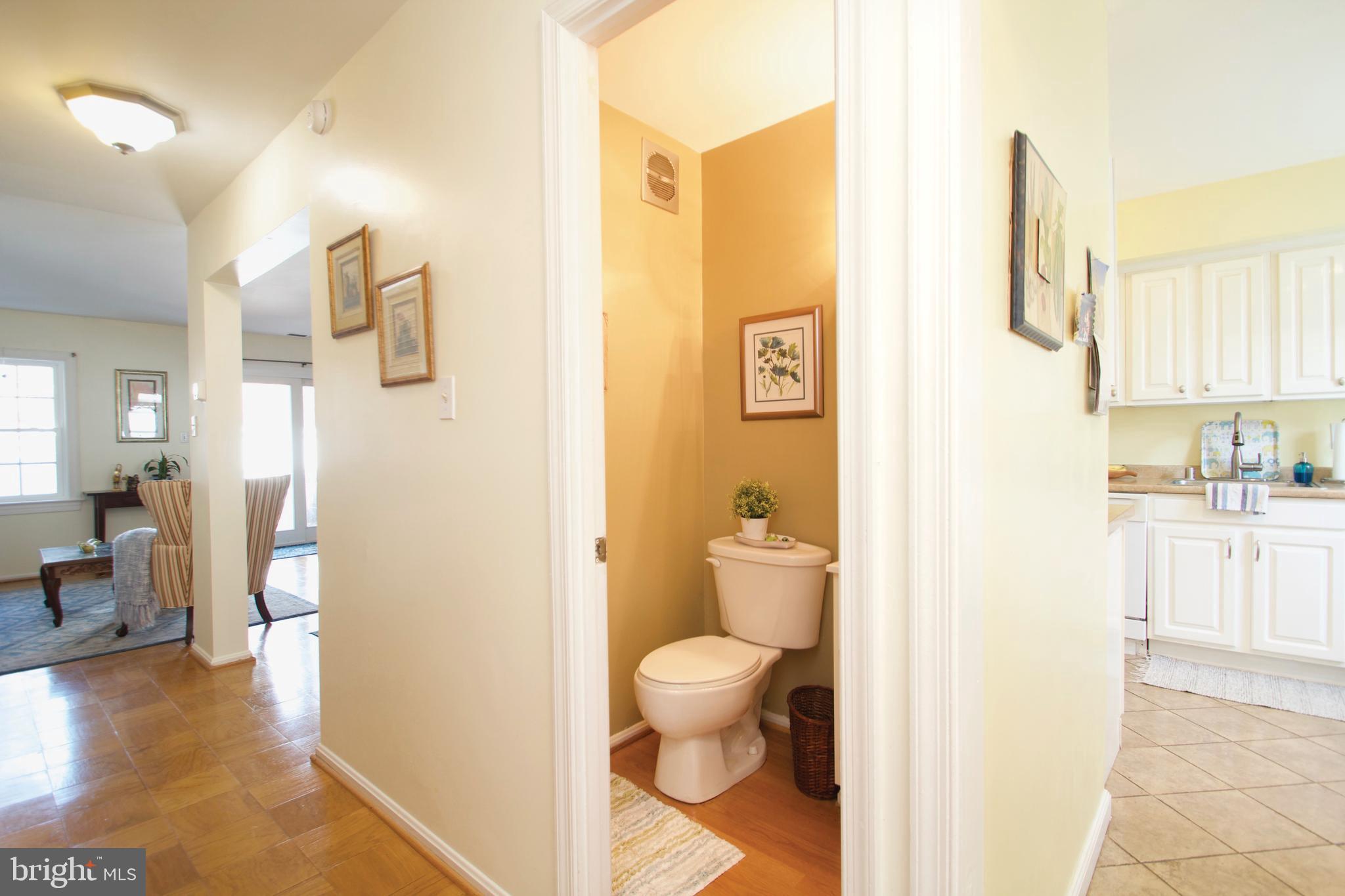 REGENT SQUARE - Residential Lease