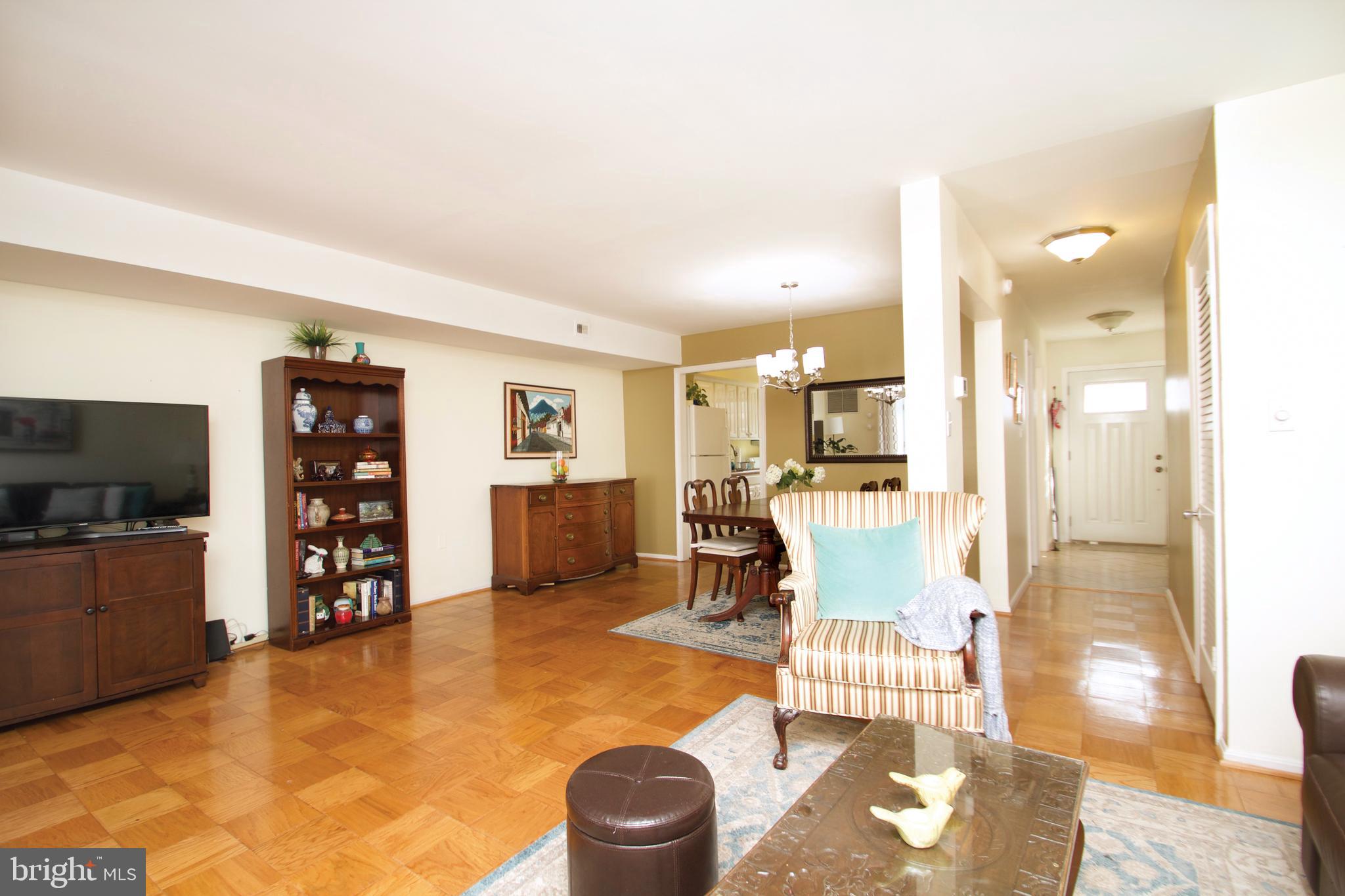 REGENT SQUARE - Residential Lease