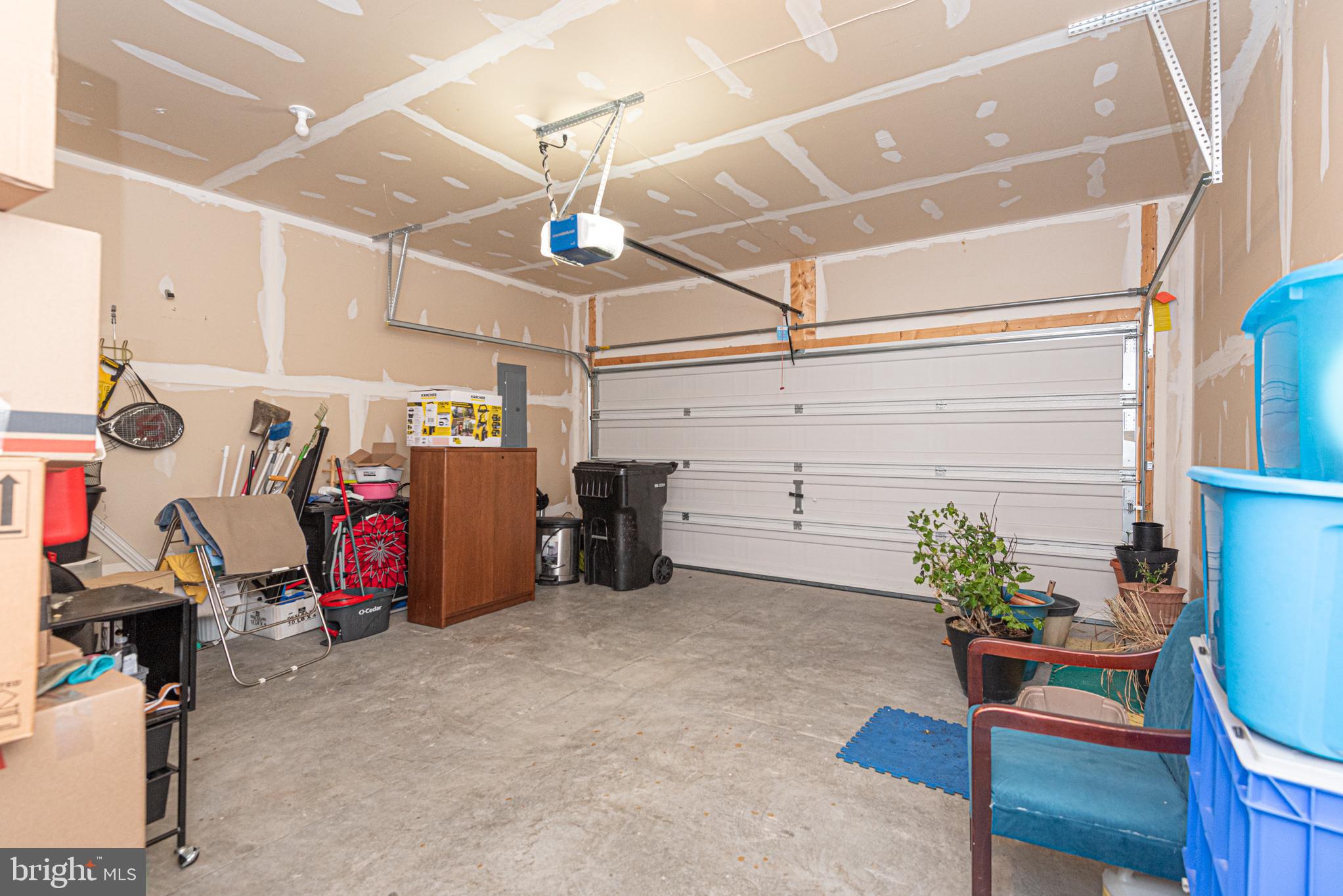 HUNTER'S CREST - Residential