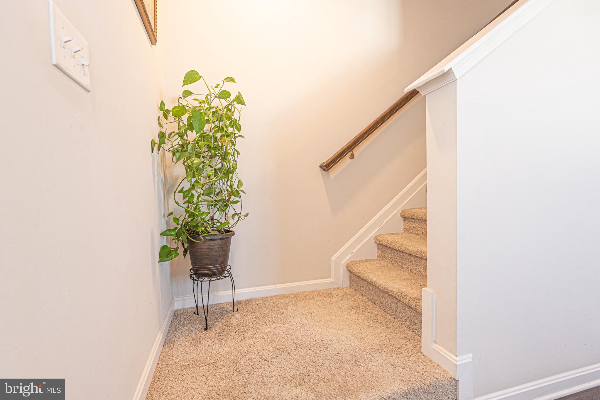 HUNTER'S CREST - Residential