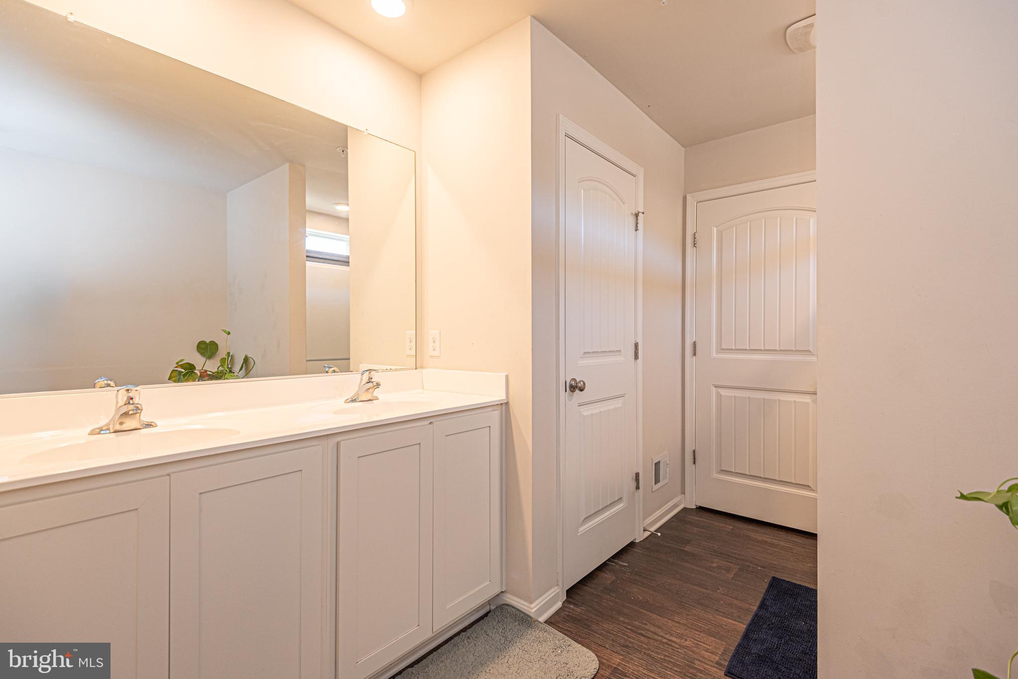 HUNTER'S CREST - Residential