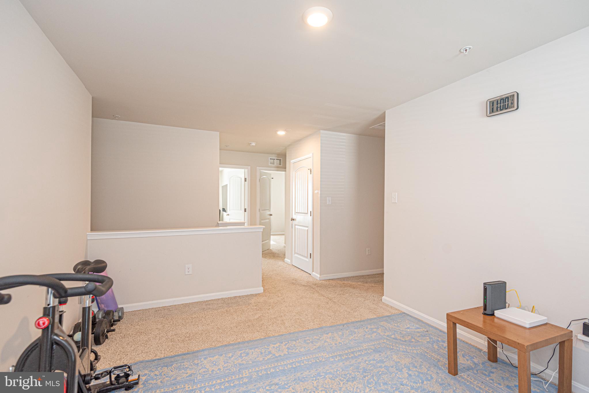 HUNTER'S CREST - Residential