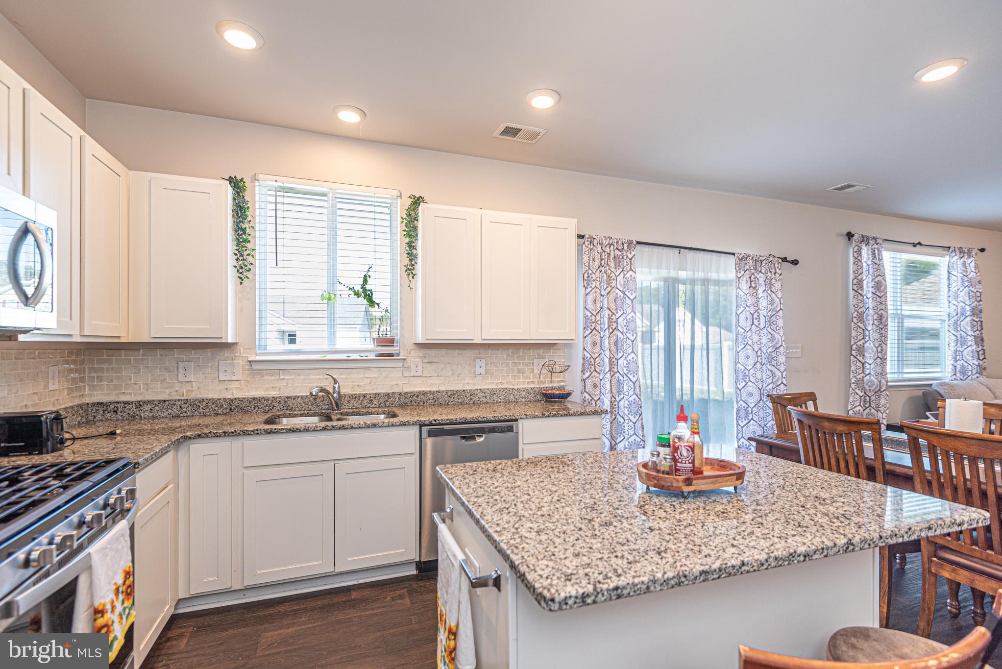 HUNTER'S CREST - Residential