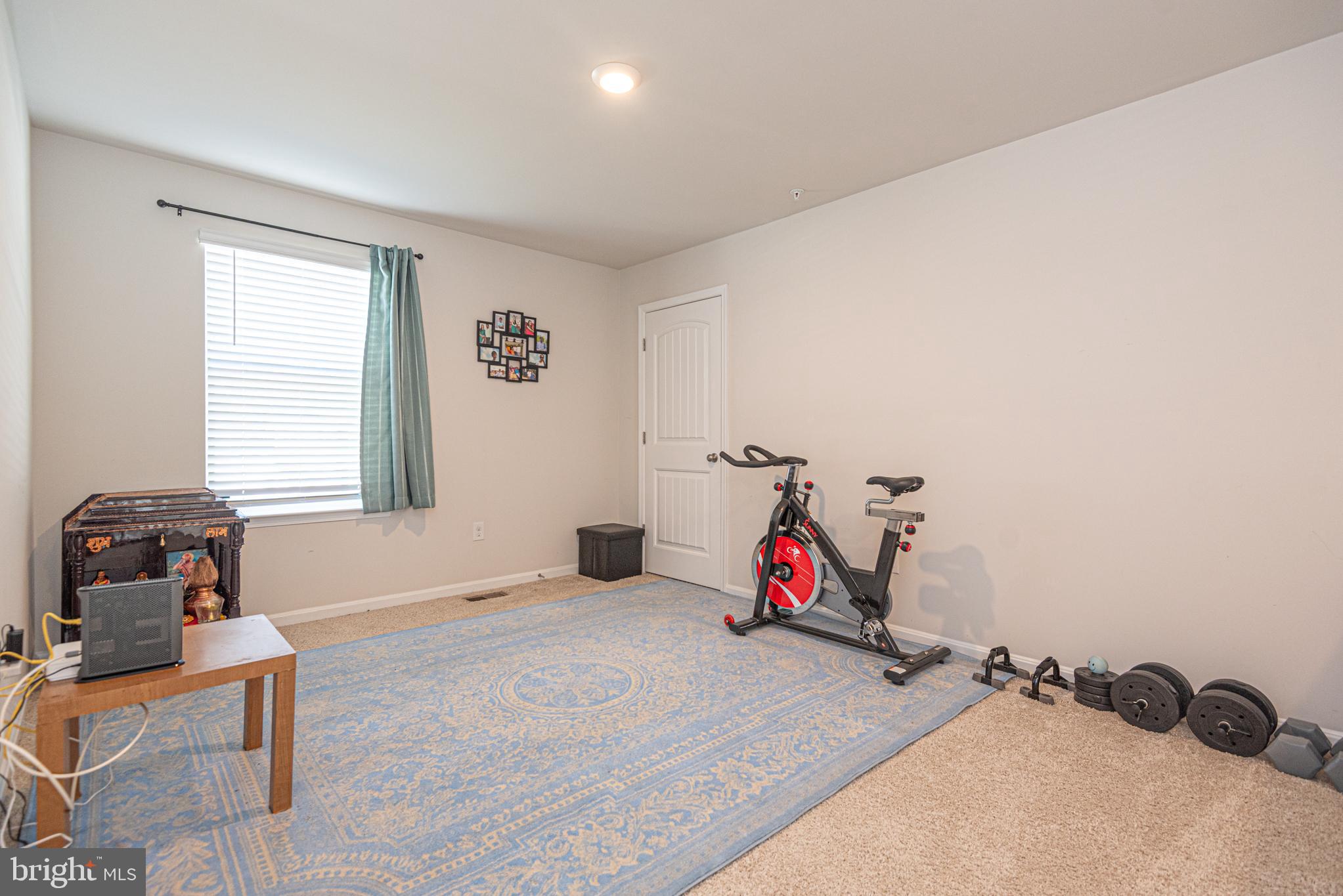 HUNTER'S CREST - Residential