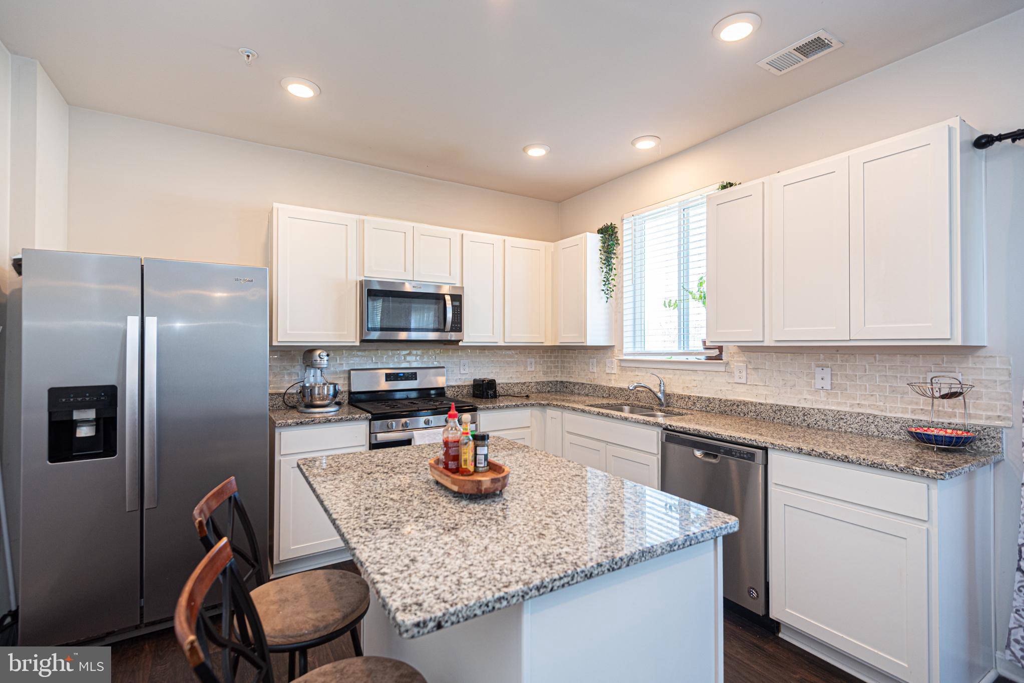 HUNTER'S CREST - Residential