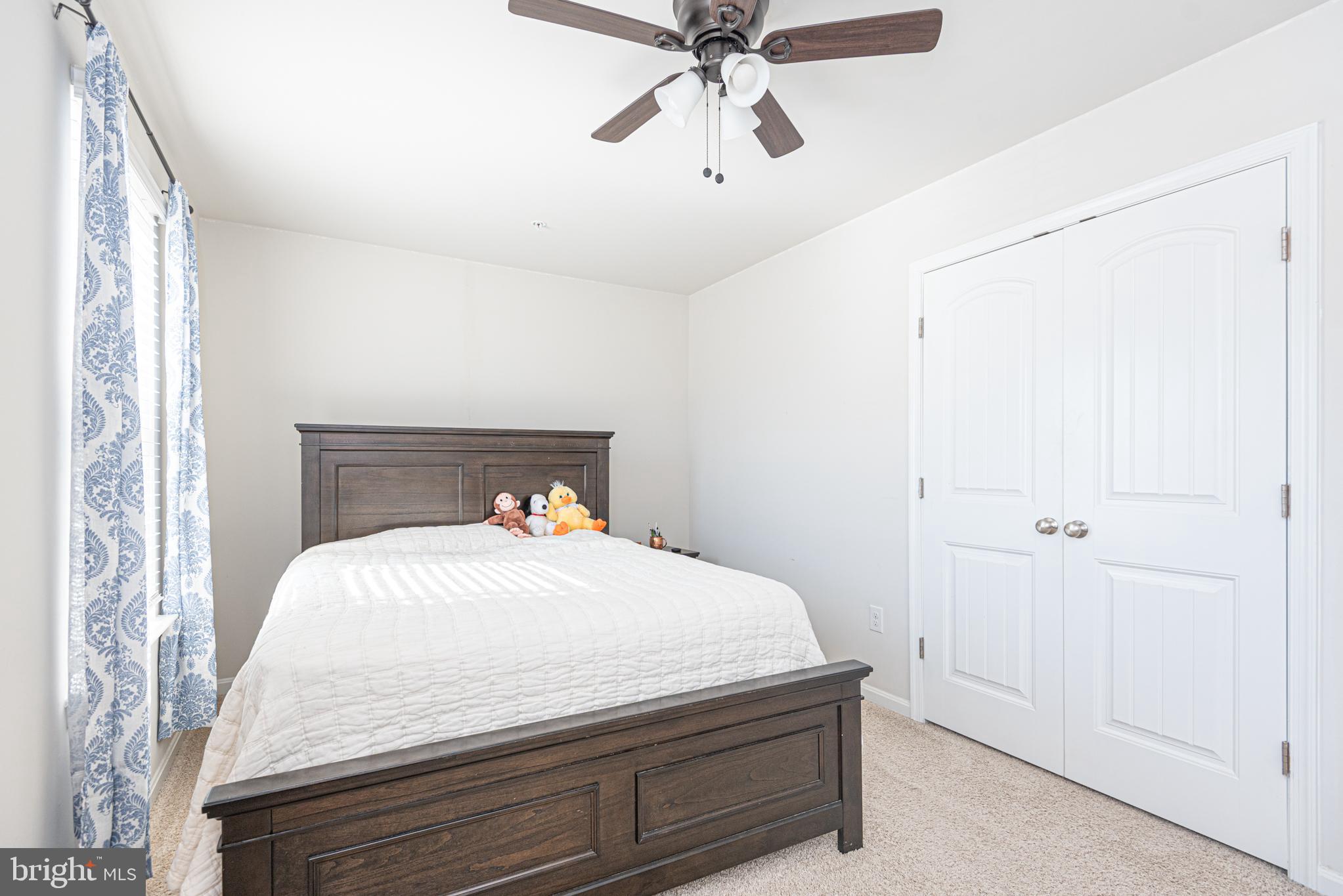 HUNTER'S CREST - Residential