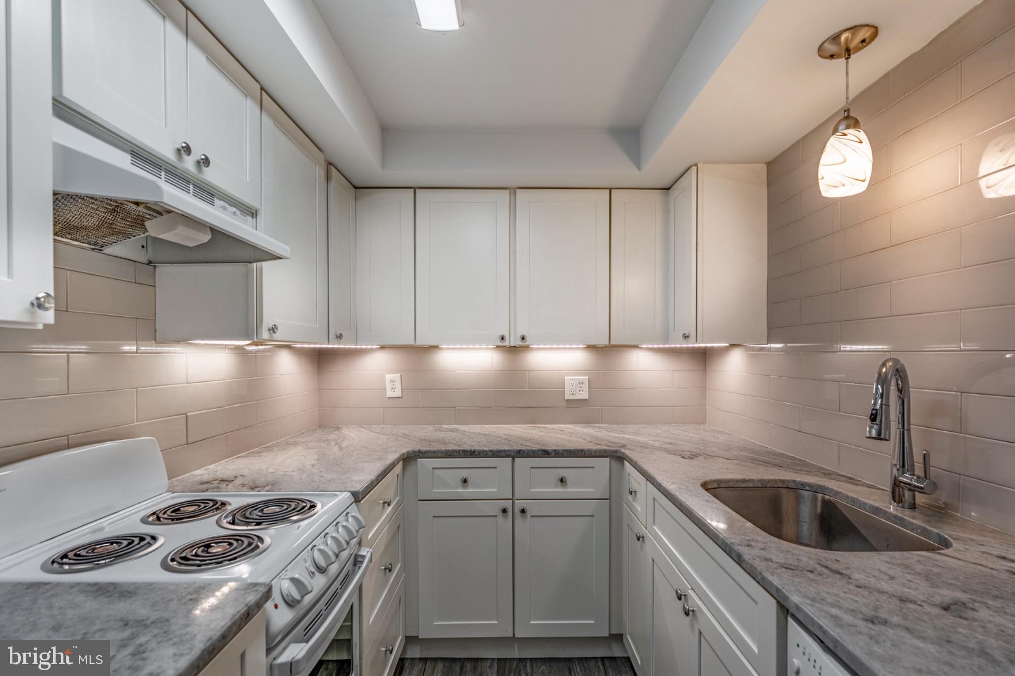 207 WALNUT HILL ROAD C1