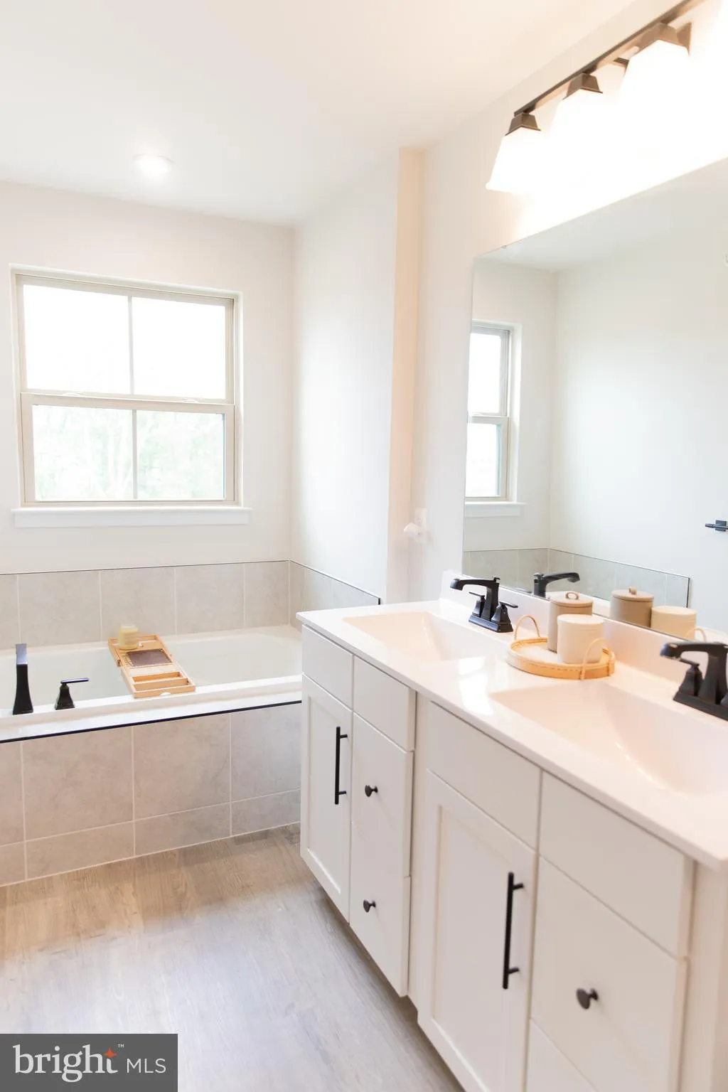 New Market, Maryland 21774, United States, 5 Bedrooms Bedrooms, ,5 BathroomsBathrooms,Residential,Active,131217