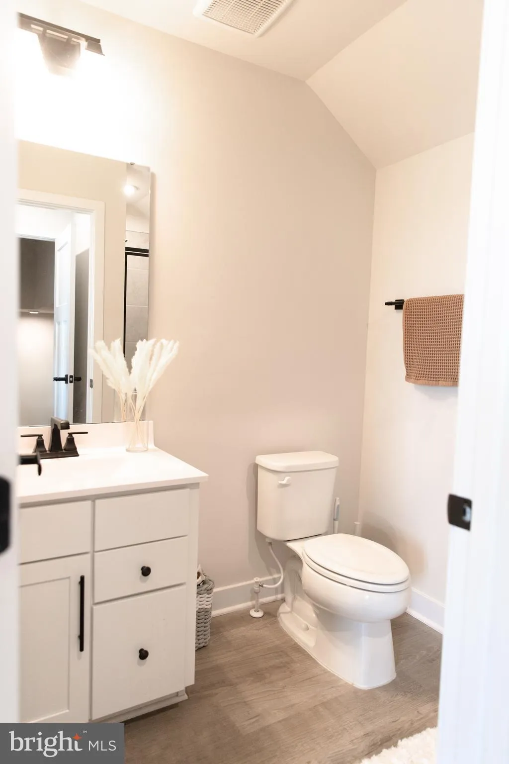 New Market, Maryland 21774, United States, 5 Bedrooms Bedrooms, ,5 BathroomsBathrooms,Residential,Active,131217