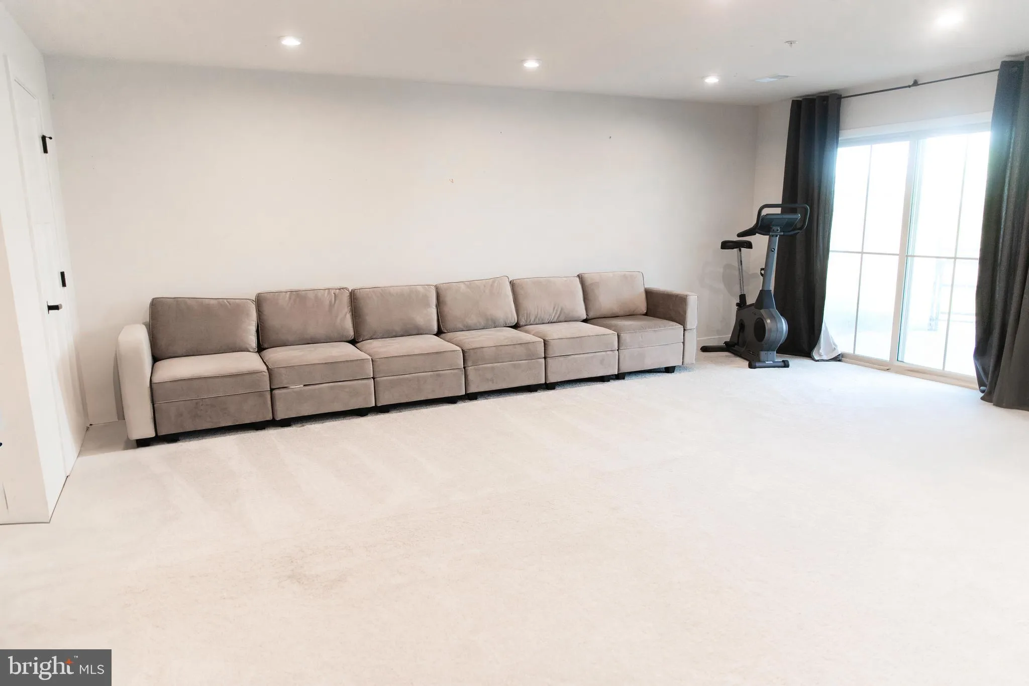 New Market, Maryland 21774, United States, 5 Bedrooms Bedrooms, ,5 BathroomsBathrooms,Residential,Active,131217