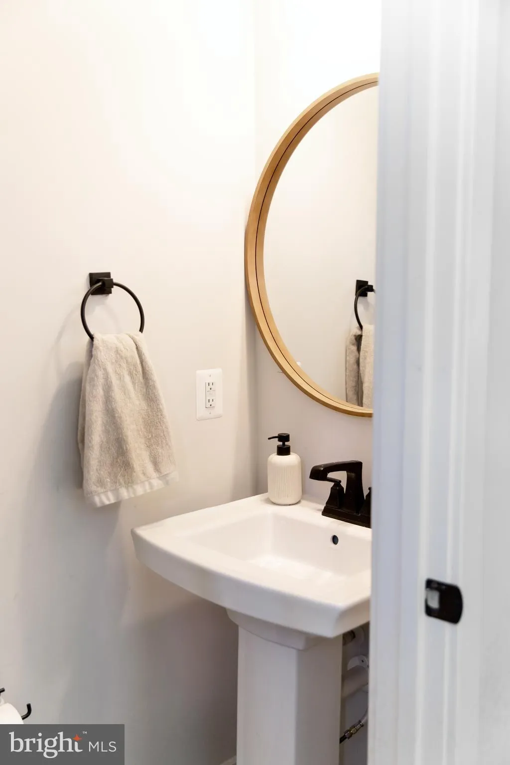 New Market, Maryland 21774, United States, 5 Bedrooms Bedrooms, ,5 BathroomsBathrooms,Residential,Active,131217