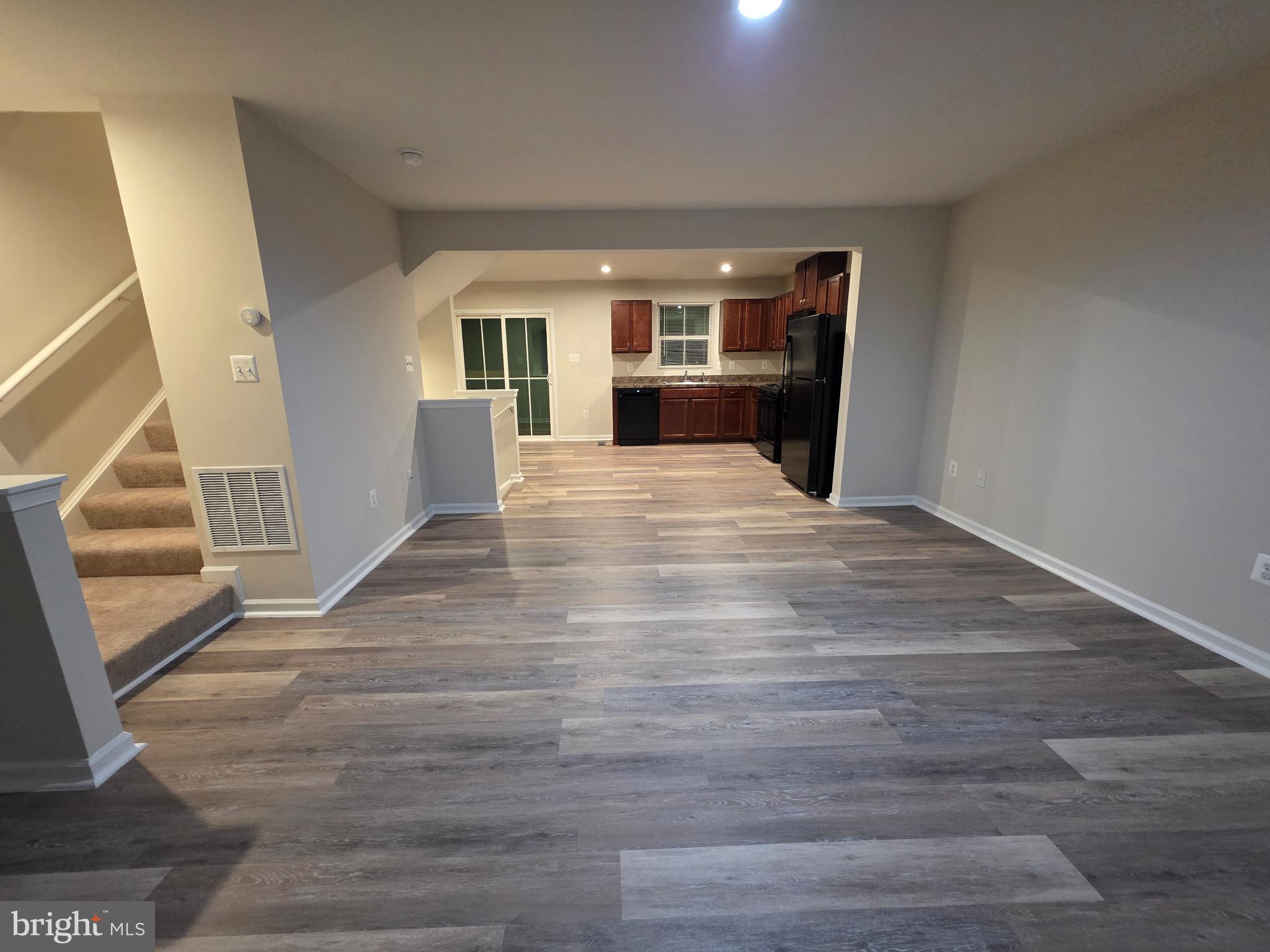 THE LAKES AT MARTINSBURG - Residential Lease