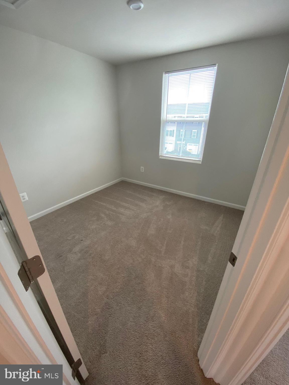 THE LAKES AT MARTINSBURG - Residential Lease