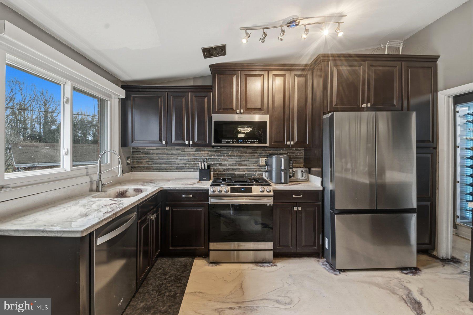 SCOTTS HILL - Residential