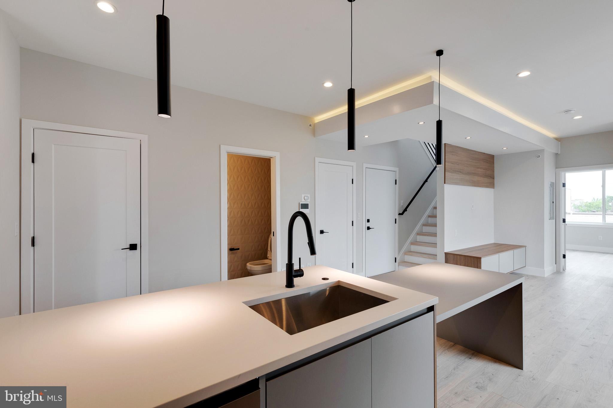 POINT BREEZE - Residential Lease